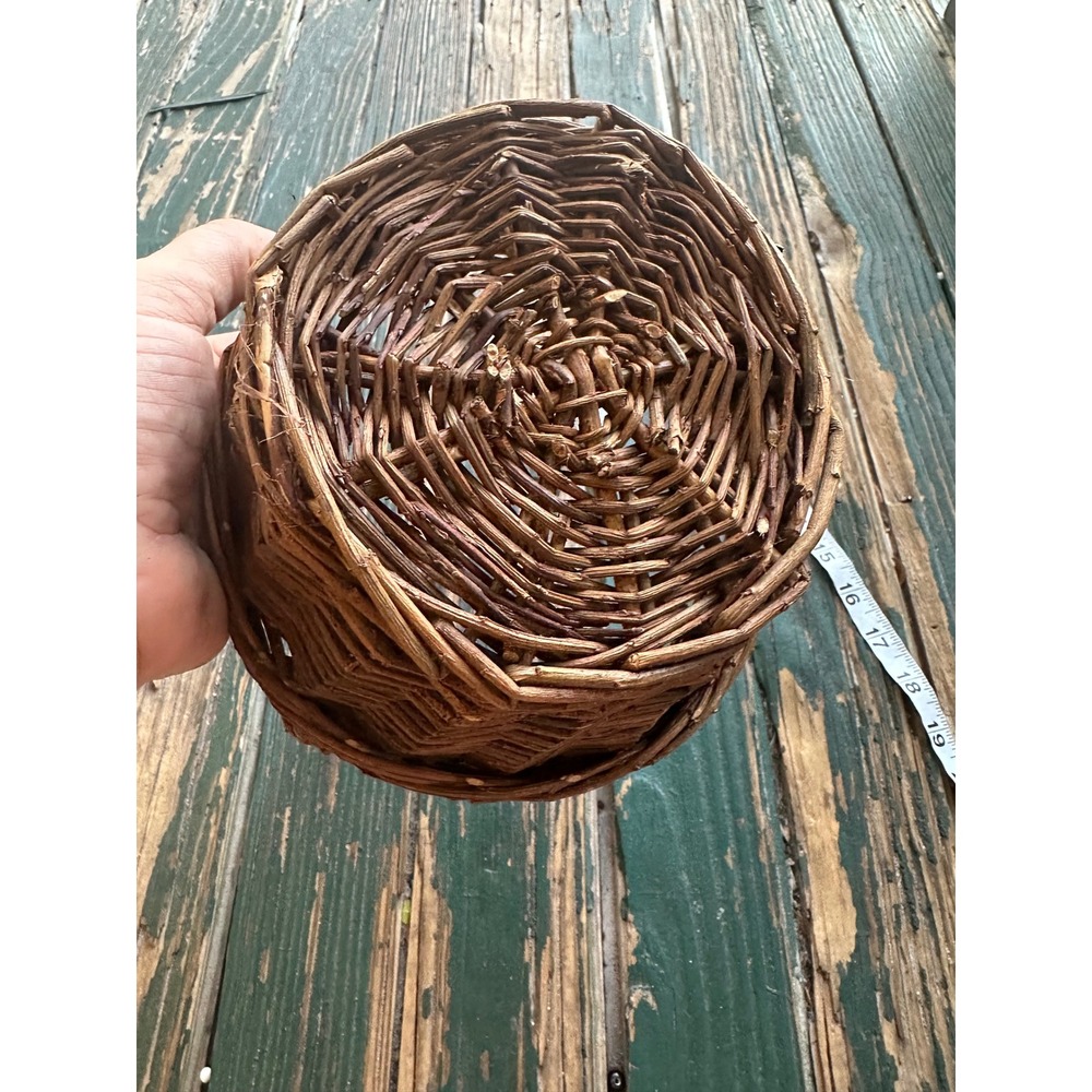 Small Rustic Wicker Twig Basket with Handle Brown Farmhouse Decor A3607 - Picture 2 of 7